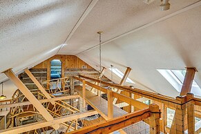 Historic Clark Cabin w/ Deck & Fishing Pond Access