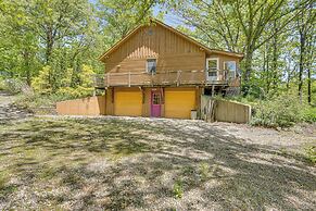 Historic Clark Cabin w/ Deck & Fishing Pond Access