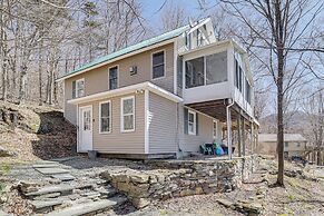 Jeffersonville Home w/ Deck Near Hiking & Climbing