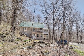 Jeffersonville Home w/ Deck Near Hiking & Climbing