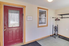 Jeffersonville Home w/ Deck Near Hiking & Climbing