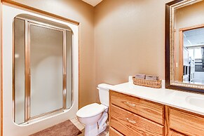 Family-friendly Ozarks Getaway < 21 Mi to Branson!