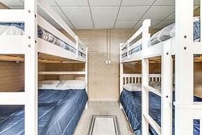 Family-friendly Ozarks Getaway < 21 Mi to Branson!