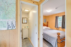 Cozy Brownville Cabin: 2 Mi to Schoodic Lake!