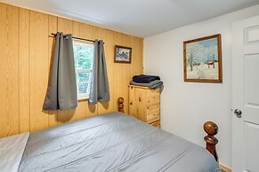 Cozy Brownville Cabin: 2 Mi to Schoodic Lake!