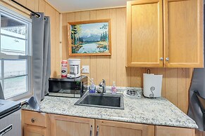 Cozy Brownville Cabin: 2 Mi to Schoodic Lake!