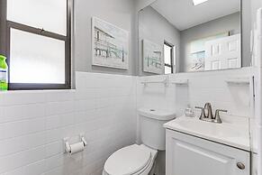 Cozy Venice Hideaway ~ 3 Mi to Beach & Downtown!