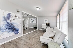 Cozy Venice Hideaway ~ 3 Mi to Beach & Downtown!