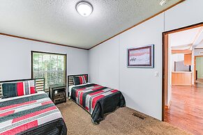 Kuttawa Vacation Rental w/ Smart TV, Near Marinas!