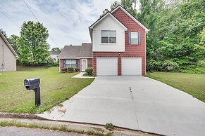 Spacious Lithonia Home - 10 Mi to Stone Mtn Park!