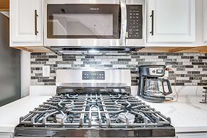 10 Mi to Stone Mtn Park: Spacious Home in Lithonia