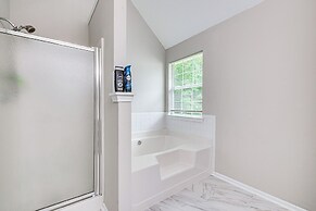 10 Mi to Stone Mtn Park: Spacious Home in Lithonia