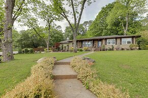 Spacious Atlanta Home w/ Yard ~ 9 Mi to Downtown