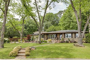 Spacious Atlanta Home w/ Yard ~ 9 Mi to Downtown