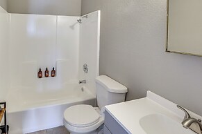 Pet-friendly Bullhead City Apartment w/ Balcony