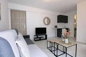 Phaedrus Living: Skiathos Luxury Residences Gri