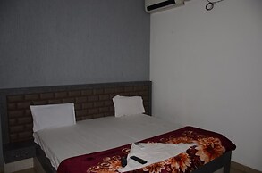 Goroomgo Hotel Rajawat Madhya Pradesh