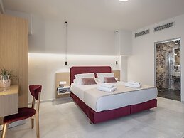 Miss Marrone City Hotel