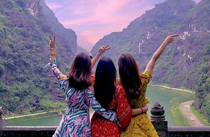 Room in House - Trang An Ao Dai Homestay - Family Room With Field View