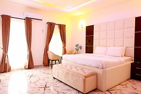 Exclusive 3-bed Apartment in Lagos