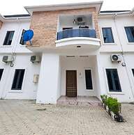 Exclusive 3-bed Apartment in Lagos