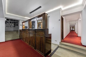 Arc de Triomphe by CityBookings