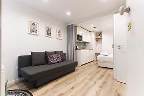 Downtown Charming I by Homing