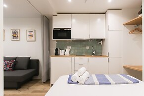 Downtown Charming I by Homing