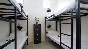 Sip Sunset Hostel and Lounge