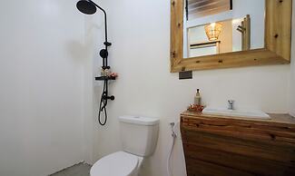 Sip Sunset Hostel and Lounge