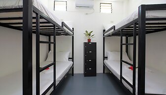 Sip Sunset Hostel and Lounge