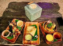 Sip Sunset Hostel and Lounge