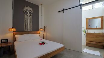 Sip Sunset Hostel and Lounge