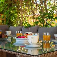 Ibiscus Cottage in Paradisi Near the Beach