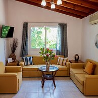 Ibiscus Cottage in Paradisi Near the Beach