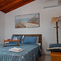 Ibiscus Cottage in Paradisi Near the Beach