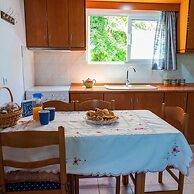 Ibiscus Cottage in Paradisi Near the Beach