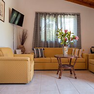 Ibiscus Cottage in Paradisi Near the Beach