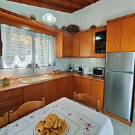 Ibiscus Cottage in Paradisi Near the Beach