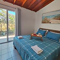 Ibiscus Cottage in Paradisi Near the Beach