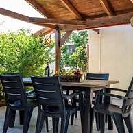 Ibiscus Cottage in Paradisi Near the Beach