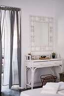 Kyon Beach Suites Kythnos