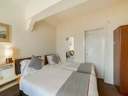 Cumberland Hotel