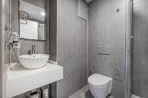 Modern Residence Studio Flat w Balcony in Bagcilar