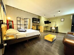 Frontera by Roots Rentals