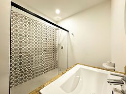 Frontera by Roots Rentals