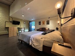 Frontera by Roots Rentals