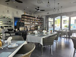 Oasis-Dream Holidays - La Petite France