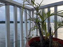 Round the point Bungalow