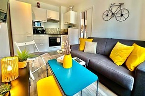 Bright and Stylish for 4 Next Eiffel Tower